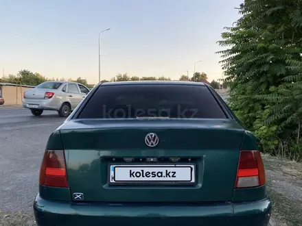 Volkswagen Polo 1998 года за 750 000 тг. в Шымкент – фото 3