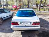 Mercedes-Benz E 230 1997 годаfor1 900 000 тг. в Экибастуз – фото 2