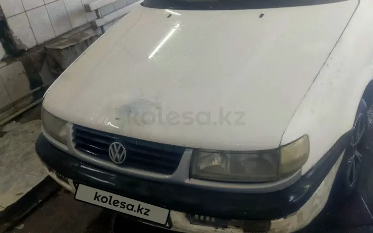 Volkswagen Passat 1996 года за 700 000 тг. в Астана