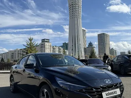 Hyundai Elantra 2022 года за 12 500 000 тг. в Астана