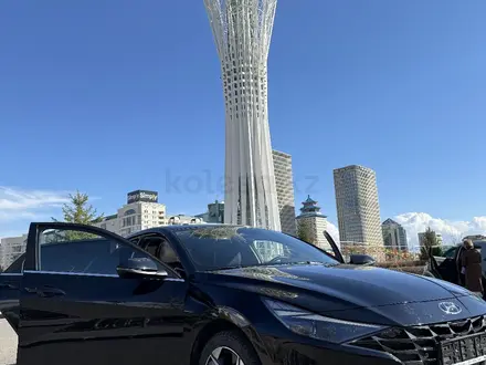 Hyundai Elantra 2022 года за 12 500 000 тг. в Астана – фото 2