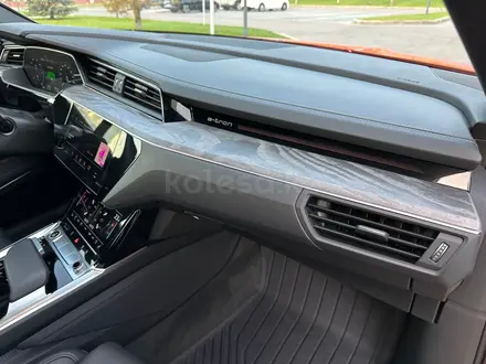 Audi e-tron 2021 года за 32 500 000 тг. в Алматы – фото 20