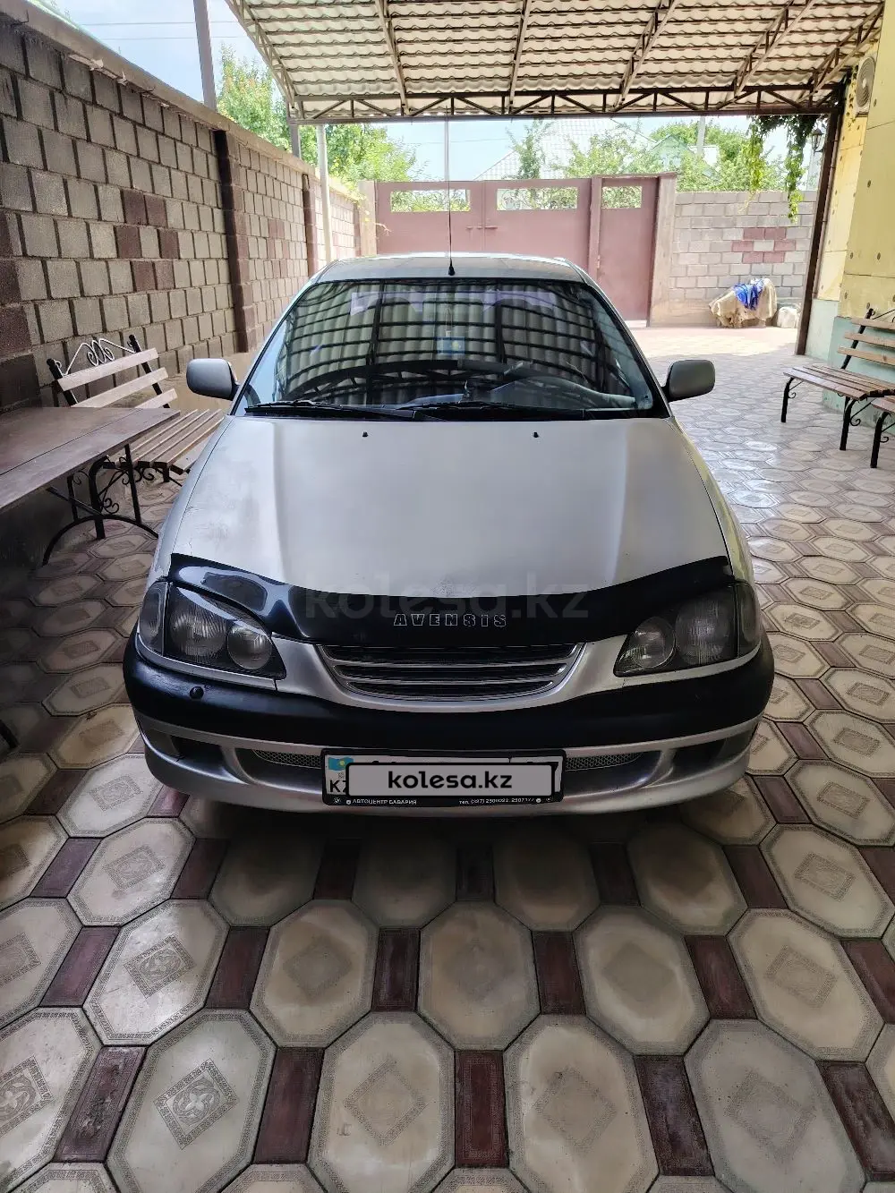 Toyota Avensis, 1999