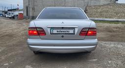 Mercedes-Benz E 200 2000 года за 3 200 000 тг. в Атырау – фото 3
