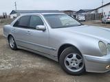 Mercedes-Benz E 200 2000 года за 3 200 000 тг. в Атырау – фото 4
