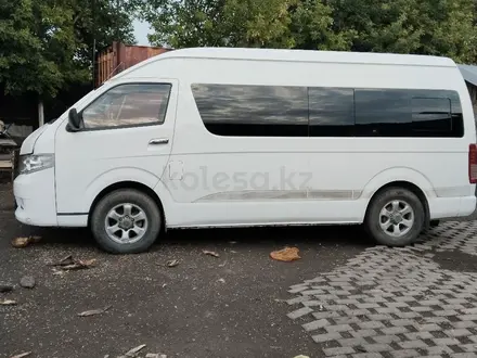Toyota Hiace 2015 года за 10 000 000 тг. в Астана – фото 2