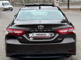 Toyota Camry 2018 года за 8 500 000 тг. в Атырау – фото 3