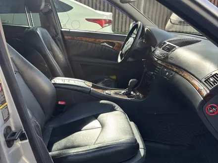 Mercedes-Benz E 320 2004 года за 3 000 000 тг. в Алматы – фото 7