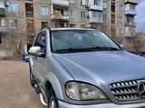 Mercedes-Benz ML 320 2001 годаfor2 900 000 тг. в Караганда