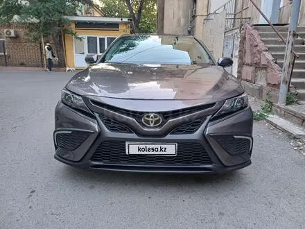 Toyota Camry 2023 года за 14 000 000 тг. в Атырау – фото 7