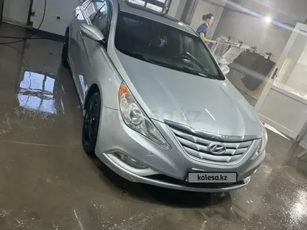 Hyundai Sonata 2010 года за 6 500 000 тг. в Уральск – фото 4