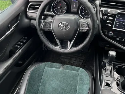 Toyota Camry 2018 года за 14 000 000 тг. в Шымкент – фото 8