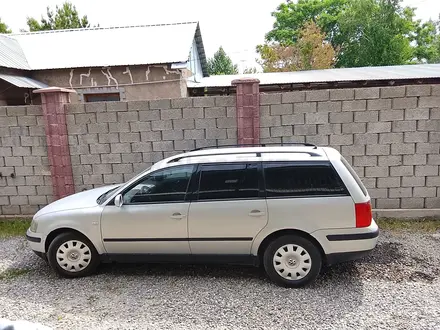 Volkswagen Passat 2000 года за 2 150 000 тг. в Шымкент – фото 3
