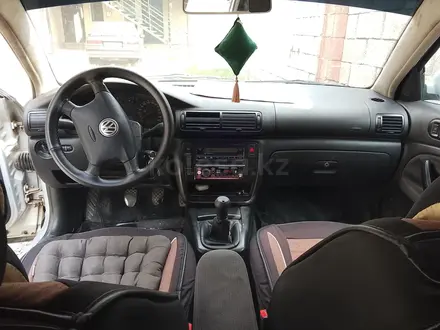 Volkswagen Passat 2000 года за 2 150 000 тг. в Шымкент – фото 4