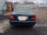 Mercedes-Benz C 200 1998 годаүшін2 300 000 тг. в Щучинск – фото 3