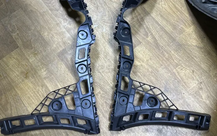 Кронштейн бампера задний салазка левая правая 6ru807393, 6RU807394 за 7 200 тг. в Астана