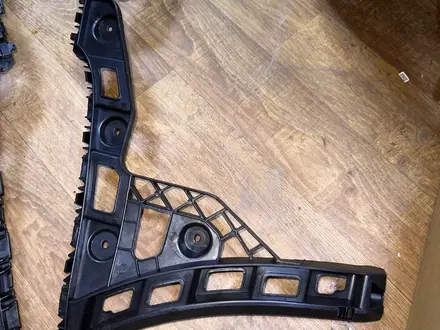 Кронштейн бампера задний салазка левая правая 6ru807393, 6RU807394 за 7 200 тг. в Астана – фото 2