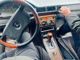 Mercedes-Benz E 230 1991 годаүшін980 000 тг. в Алматы – фото 3