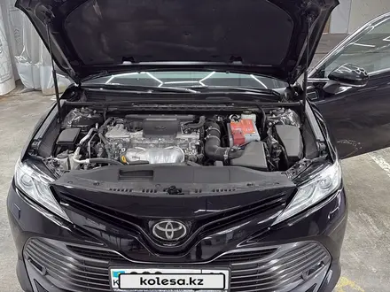 Toyota Camry 2020 года за 13 000 000 тг. в Астана – фото 20