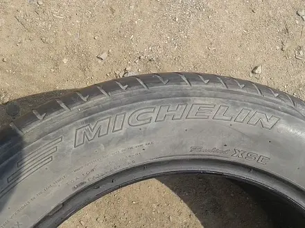 ОДНА шина 235/55 R17 — "Michelin Pilot Primacy" (Франция), летняя за 5 000 тг. в Астана – фото 3