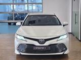 Toyota Camry Luxe 2019 года за 12 900 000 тг. в Астана – фото 4