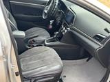 Hyundai Elantra 2018 года за 5 000 000 тг. в Бейнеу – фото 2
