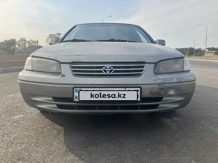 Toyota Camry 1997 года за 3 000 000 тг. в Алматы – фото 2