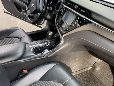 Toyota Camry 2020 года за 10 500 000 тг. в Тараз – фото 4