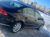 Volkswagen Passat 2012 года за 4 500 000 тг. в Уральск