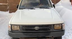 Toyota Hilux 2001 года за 2 200 000 тг. в Астана