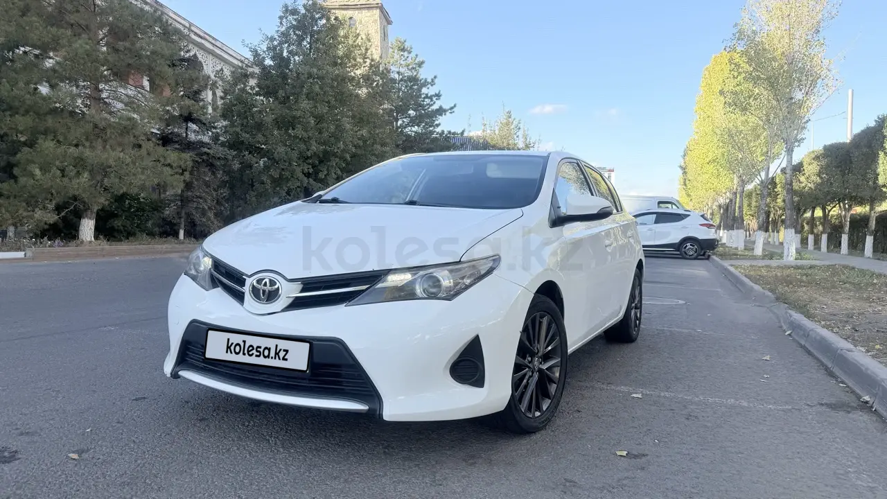 Тойота Auris, 2014