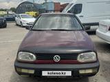 Volkswagen Golf 1994 года за 900 000 тг. в Алматы