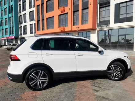 Volkswagen Tiguan 2021 года за 18 500 000 тг. в Алматы – фото 8