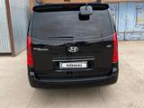 Hyundai Starex 2016 года за 13 000 000 тг. в Шымкент – фото 3