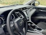 Toyota Camry 2018 года за 11 500 000 тг. в Аральск – фото 5