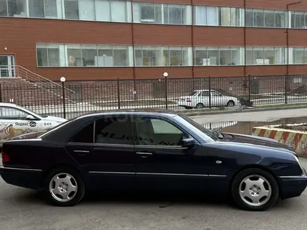 Mercedes-Benz E 300 1998 года за 3 300 000 тг. в Астана – фото 7