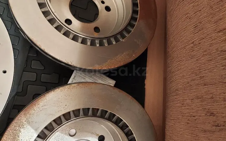 Тормозные диски на W222, C216 mercedes за 1 000 тг. в Астана