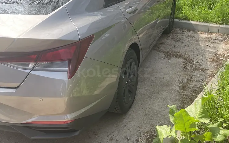 Hyundai Elantra 2022 года за 11 000 000 тг. в Алматы