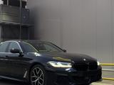 BMW 530 2022 года за 24 200 000 тг. в Алматы – фото 3