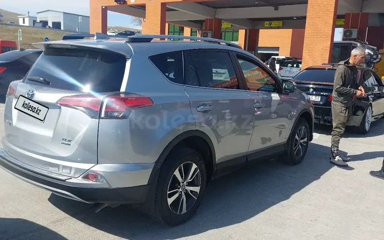 Toyota RAV4 2018 годаүшін8 800 000 тг. в Актау