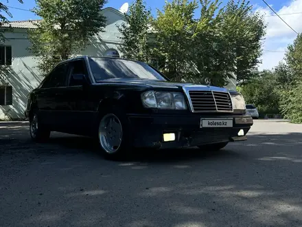 Mercedes-Benz E 300 1992 года за 1 800 000 тг. в Экибастуз – фото 3