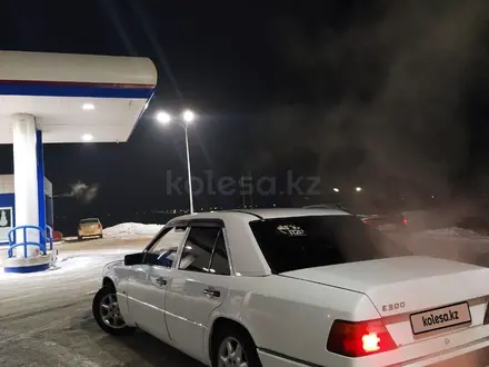 Mercedes-Benz E 300 1990 года за 1 000 000 тг. в Караганда – фото 3