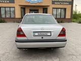 Mercedes-Benz C 280 1994 года за 1 850 000 тг. в Караганда – фото 2