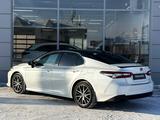 Toyota Camry 2022 года за 16 200 000 тг. в Кызылорда – фото 2