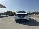 Toyota Camry 2013 года за 11 000 000 тг. в Шымкент – фото 2
