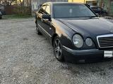 Mercedes-Benz E 240 1998 годаүшін2 800 000 тг. в Талдыкорган – фото 2