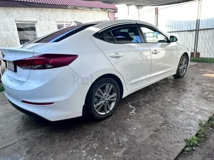 Hyundai Elantra 2017 года за 4 700 000 тг. в Уральск – фото 4