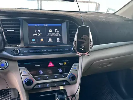 Hyundai Elantra 2017 года за 4 700 000 тг. в Уральск – фото 8