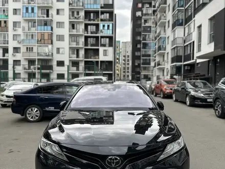 Toyota Camry 2020 года за 15 000 000 тг. в Алматы