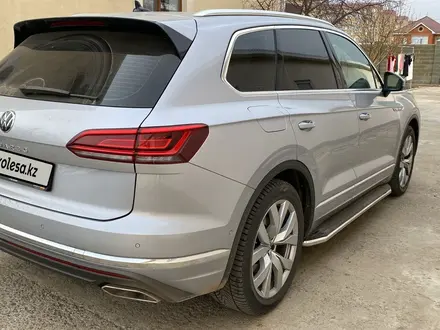 Volkswagen Touareg 2022 года за 28 500 000 тг. в Атырау – фото 3